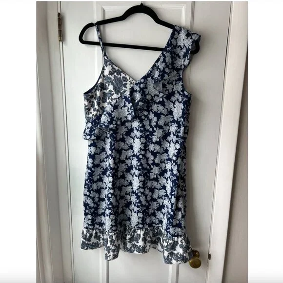 Asymmetric Blue Floral Dress - Picture 3 of 7